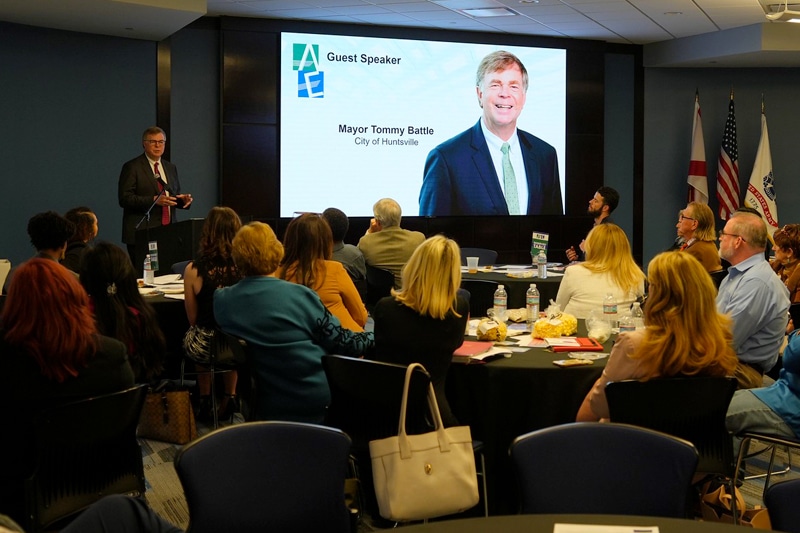 Huntsville Mayor Tommy Battle addresses the group.